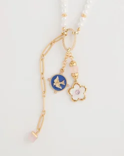 Medallion Pendant Pearl Necklace