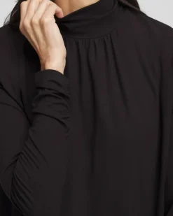 Micke Neck Banded Hem Top