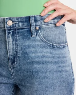 Relaxed Boyfriend Rolled Hem Jean
