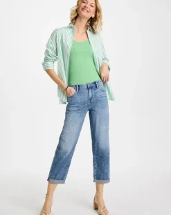 Relaxed Boyfriend Rolled Hem Jean