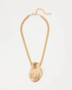 Short Pendant Necklace