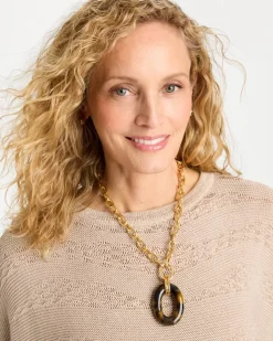Short Tortoise Pendant Necklace